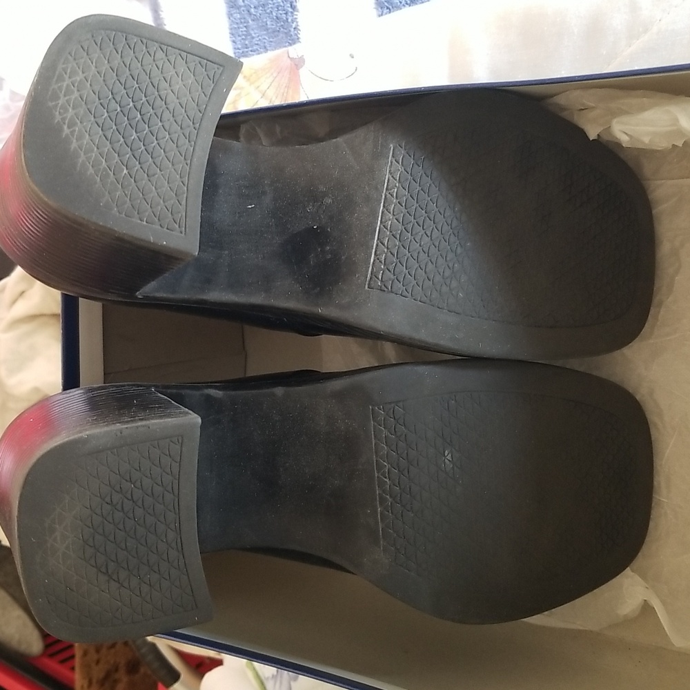 Shoes - Picture 3 of 5